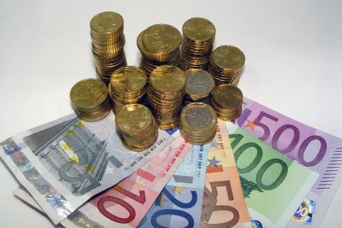 Près de 130 000 euros en fausse monnaie découverts lors d'un banal