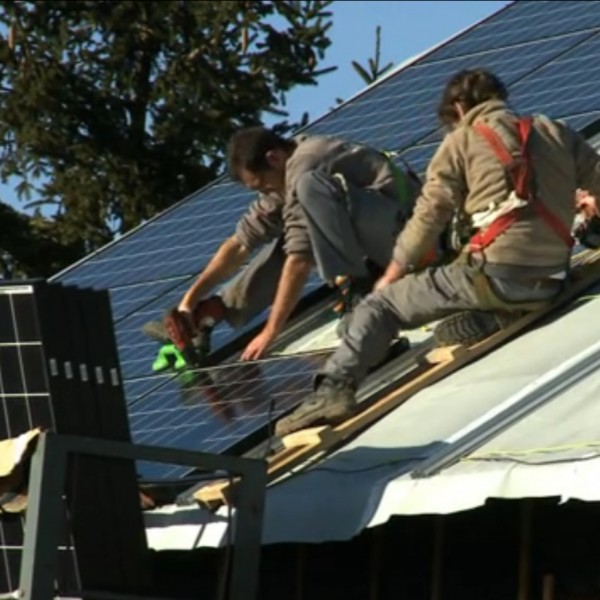 Ajustement des panneaux solaires PV