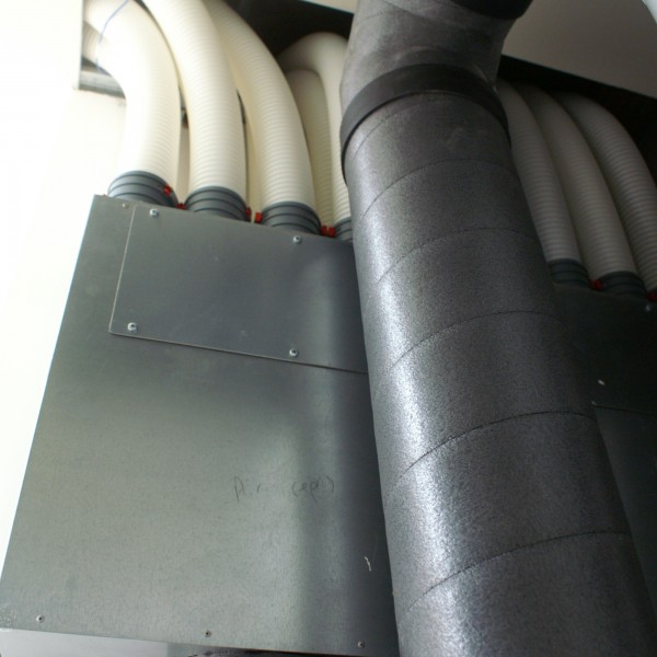 caissons répartiteurs VMC au mur