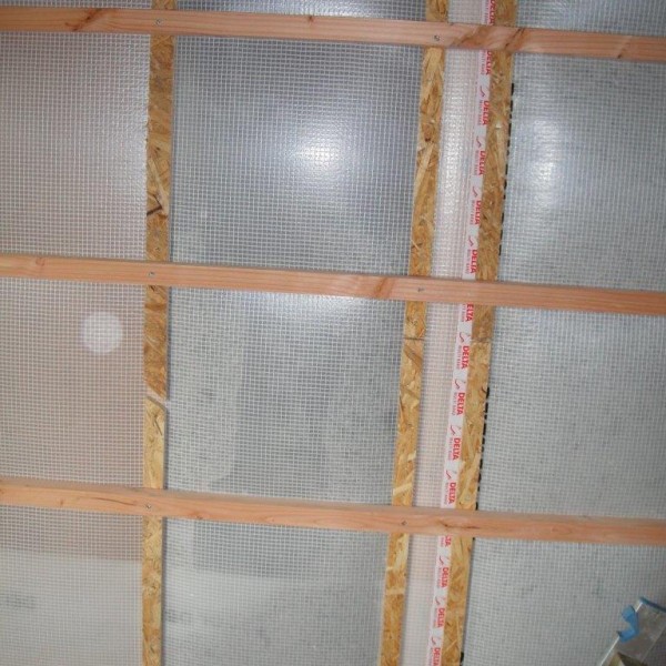 La cellulose remplit l’ensemble de l’espace (on recherche une forte densité pour éviter le tassement ultérieur)