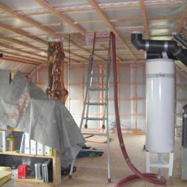 On voit le ballon thermodynamique, dont la spécificité est d’avoir une seule entrée/sortie