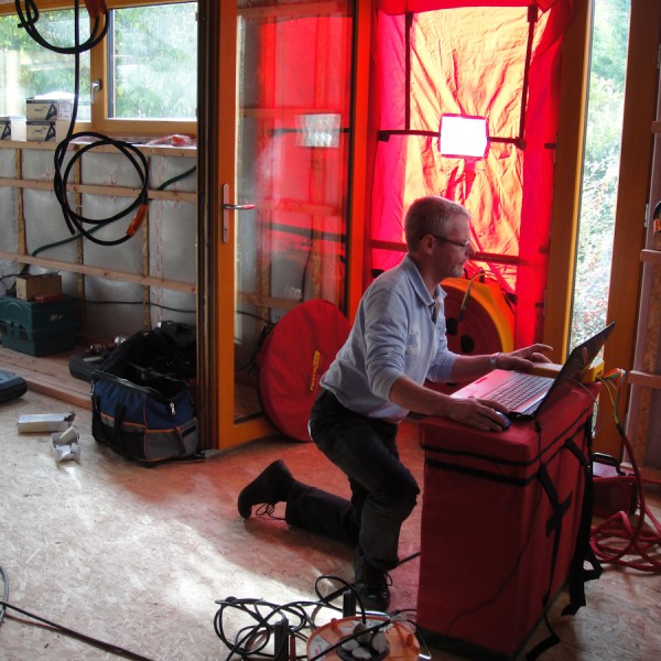 La mesure d’étanchéité à l’air est très satisfaisante (n50 de 0.42 vol/h)