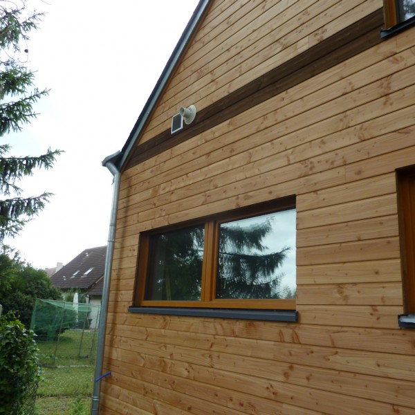 Le bardage et les menuiseries posé